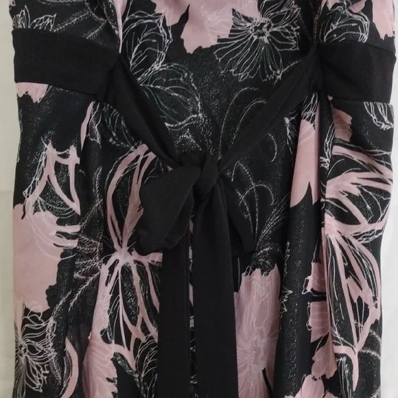 Tempted Black and Pink Floral Top - Picture 4 of 7